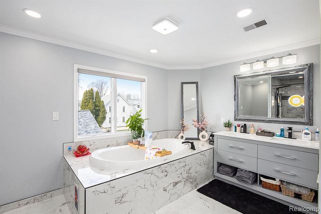 9861 Dixie, Ira, MI 48023