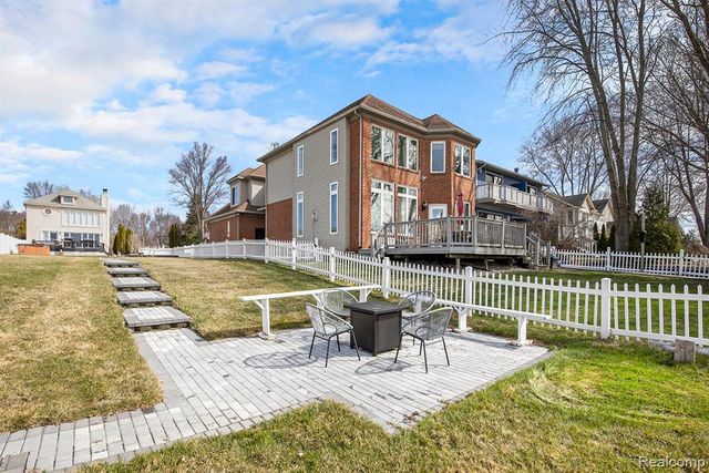 9861 Dixie, Ira, MI 48023