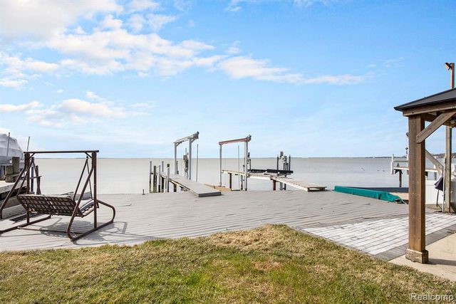 9861 Dixie, Ira, MI 48023