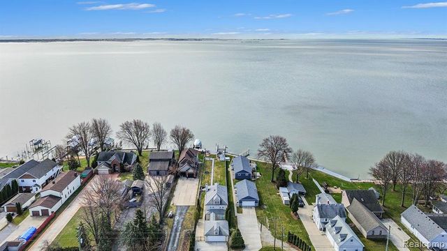 9861 Dixie, Ira, MI 48023