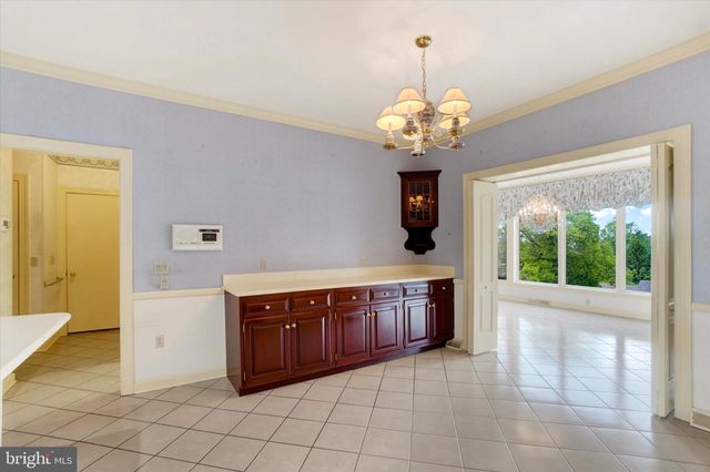 925 SUMMIT CIR N, York, PA 17403