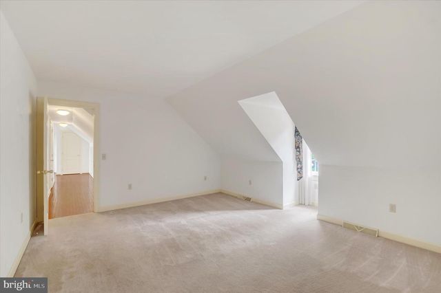925 SUMMIT CIR N, York, PA 17403