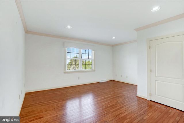 925 SUMMIT CIR N, York, PA 17403