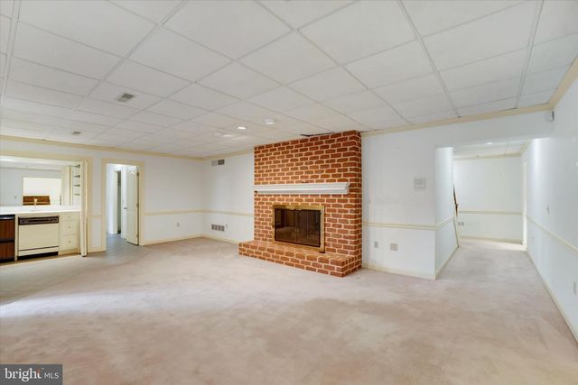 925 SUMMIT CIR N, York, PA 17403