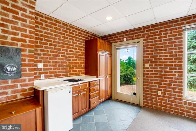 925 SUMMIT CIR N, York, PA 17403