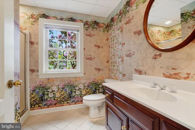 925 SUMMIT CIR N, York, PA 17403