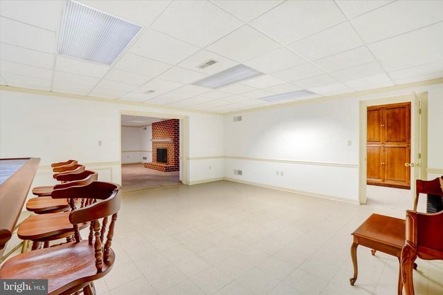 925 SUMMIT CIR N, York, PA 17403
