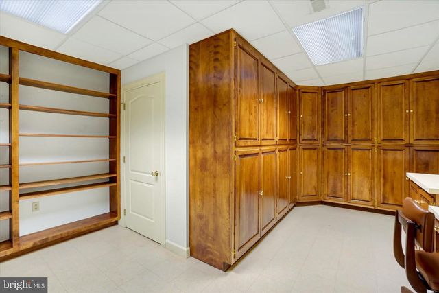 925 SUMMIT CIR N, York, PA 17403