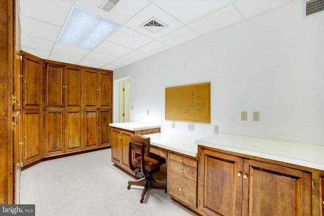 925 SUMMIT CIR N, York, PA 17403