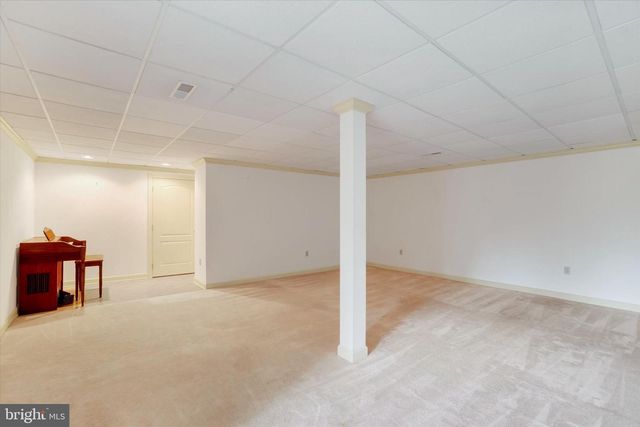 925 SUMMIT CIR N, York, PA 17403