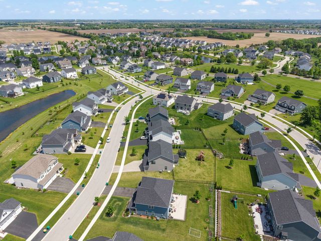 12601 S Poplar Crossing, Plainfield, IL 60585