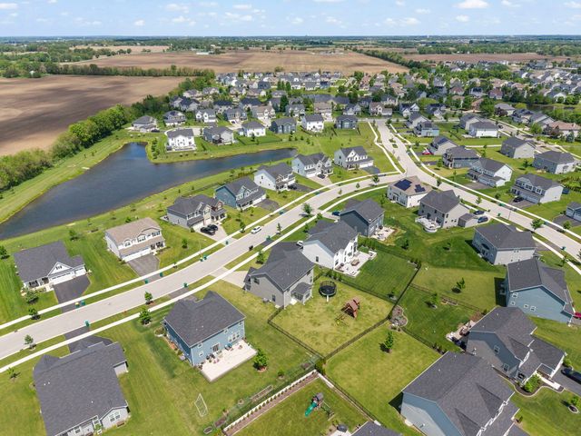 12601 S Poplar Crossing, Plainfield, IL 60585