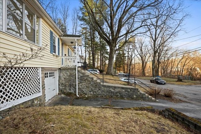 38 Glendale St, Worcester, MA 01602