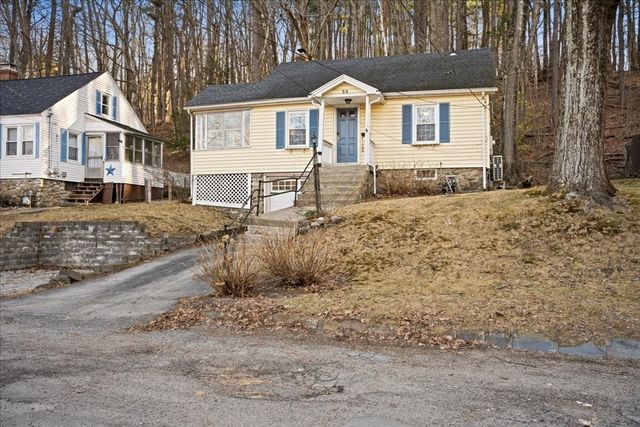 38 Glendale St, Worcester, MA 01602