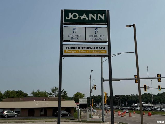 3911 16TH Street, Moline, IL 61265