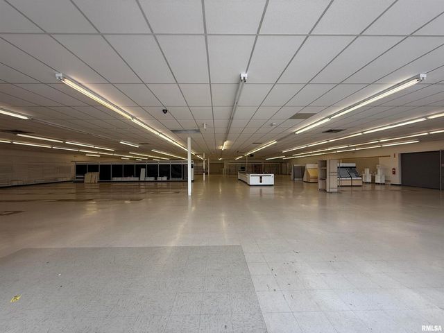 3911 16TH Street, Moline, IL 61265