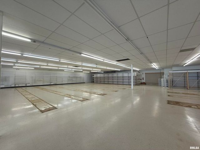 3911 16TH Street, Moline, IL 61265