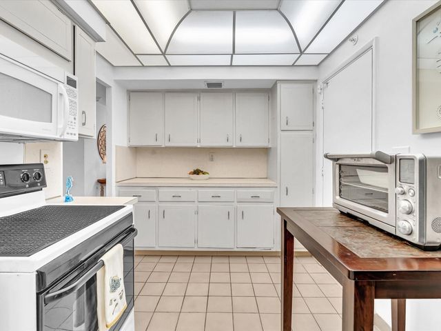 3300 NE 36TH Street 312A, Fort Lauderdale, FL 33308