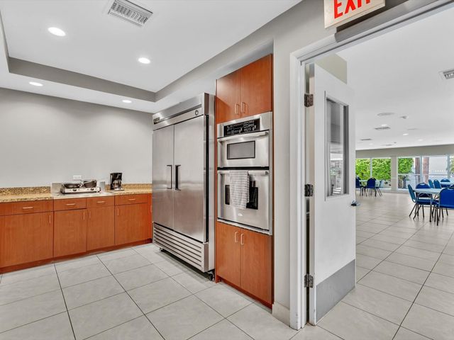 3300 NE 36TH Street 312A, Fort Lauderdale, FL 33308
