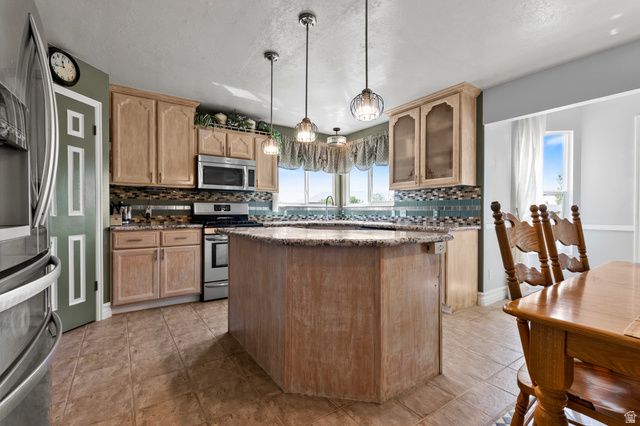 4171 W 4450 S, West Haven, UT 84401