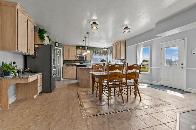 4171 W 4450 S, West Haven, UT 84401