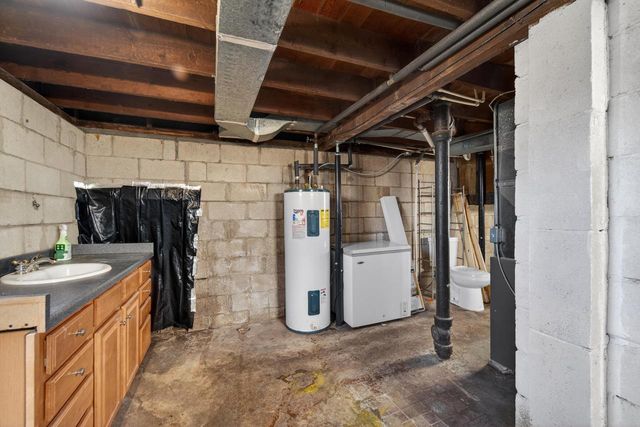 7621 40th AVENUE, Kenosha, WI 53142