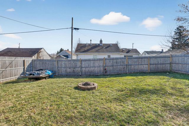 7621 40th AVENUE, Kenosha, WI 53142