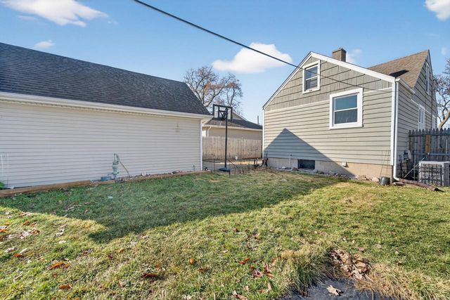 7621 40th AVENUE, Kenosha, WI 53142