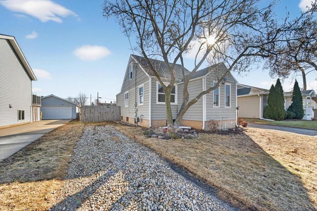 7621 40th AVENUE, Kenosha, WI 53142