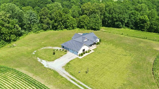 220 Davis Lane, Russell Springs, KY 42642