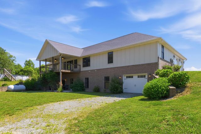 220 Davis Lane, Russell Springs, KY 42642