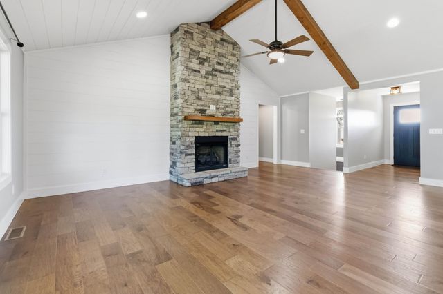 220 Davis Lane, Russell Springs, KY 42642