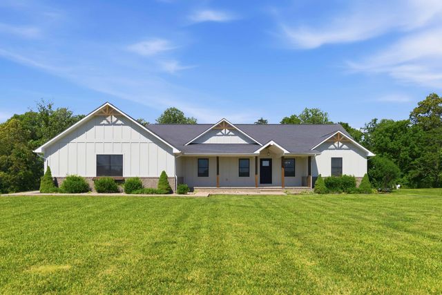 220 Davis Lane, Russell Springs, KY 42642