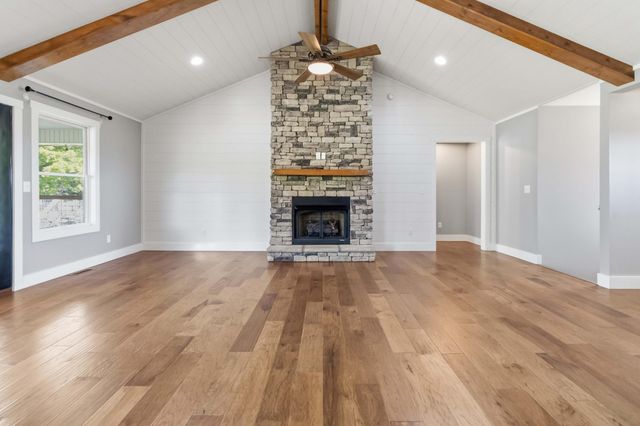 220 Davis Lane, Russell Springs, KY 42642
