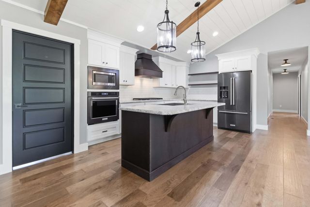 220 Davis Lane, Russell Springs, KY 42642