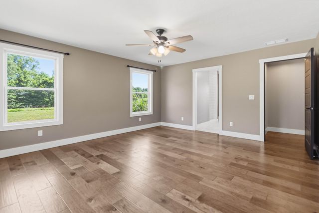 220 Davis Lane, Russell Springs, KY 42642
