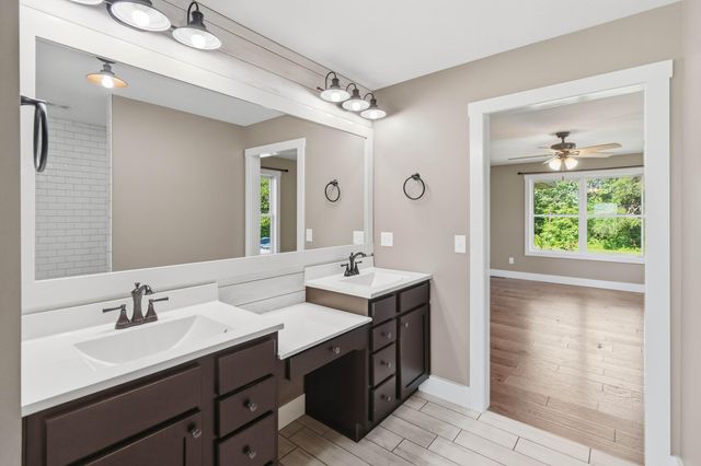 220 Davis Lane, Russell Springs, KY 42642