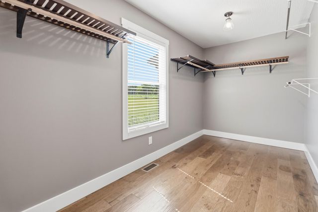 220 Davis Lane, Russell Springs, KY 42642