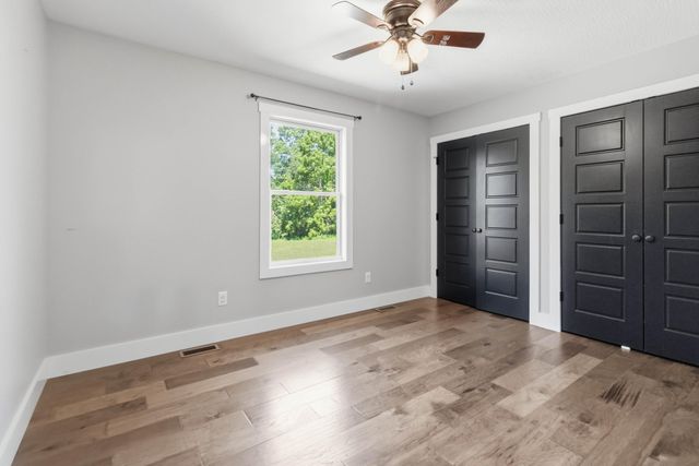 220 Davis Lane, Russell Springs, KY 42642