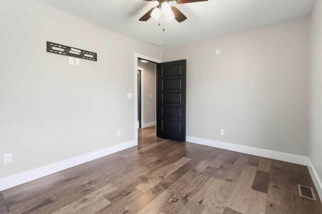 220 Davis Lane, Russell Springs, KY 42642