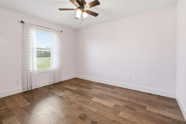 220 Davis Lane, Russell Springs, KY 42642