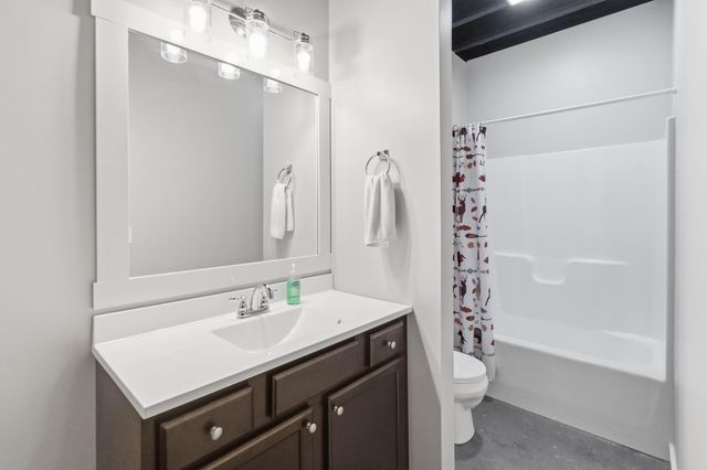 220 Davis Lane, Russell Springs, KY 42642