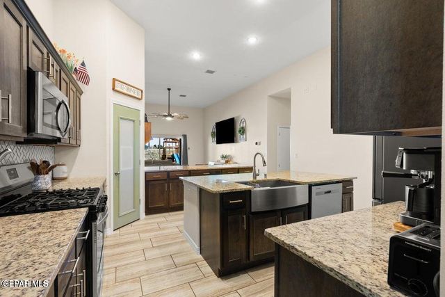 337 FRAY OLGUIN Court, Socorro, TX 79927