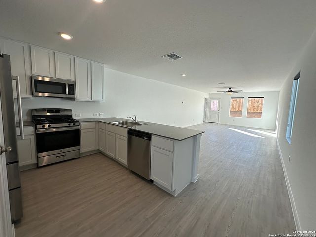 5211 Whirling Way, San Antonio, TX 78253
