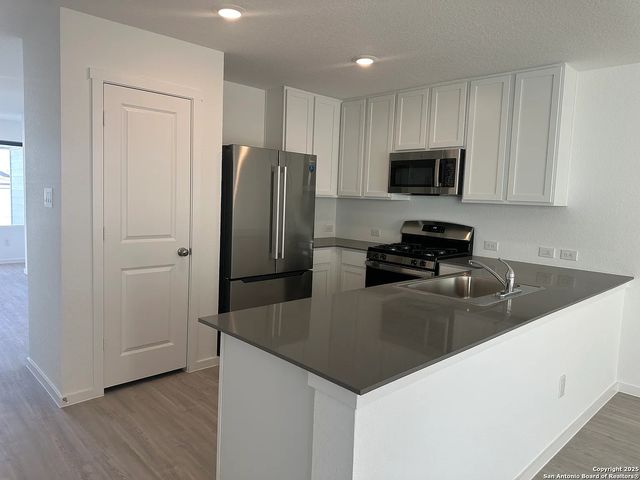 5211 Whirling Way, San Antonio, TX 78253