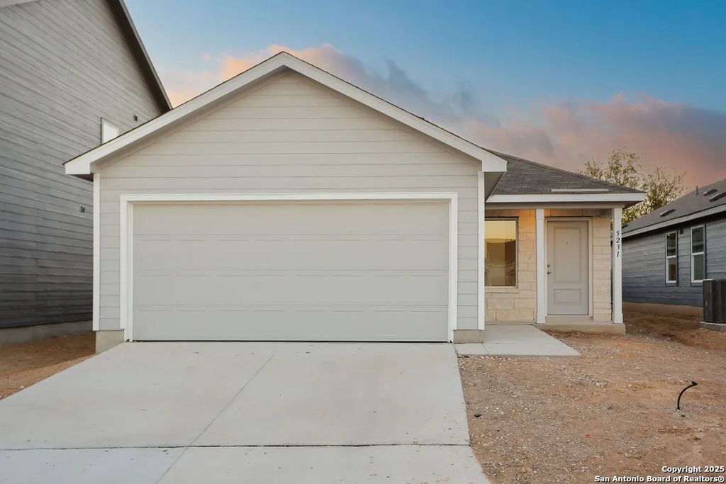 5211 Whirling Way, San Antonio, TX 78253