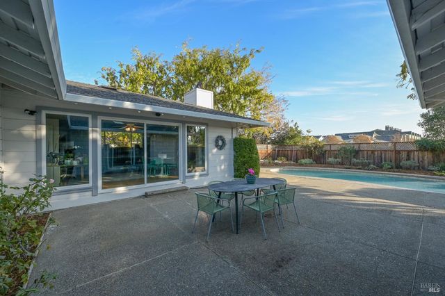 28 Bonnie Banks Way, San Rafael, CA 94901