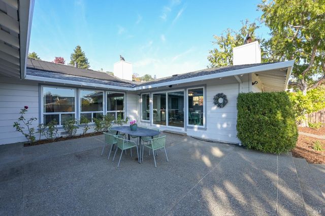 28 Bonnie Banks Way, San Rafael, CA 94901