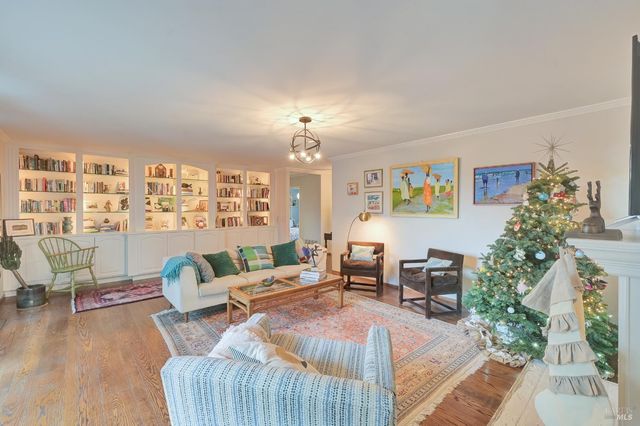 28 Bonnie Banks Way, San Rafael, CA 94901