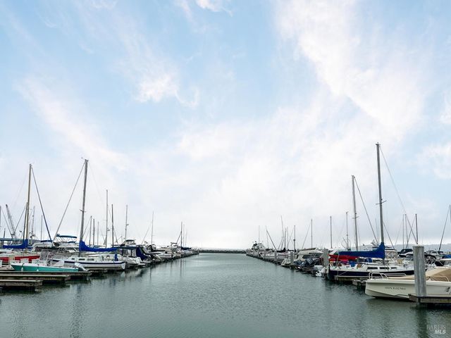 28 Bonnie Banks Way, San Rafael, CA 94901